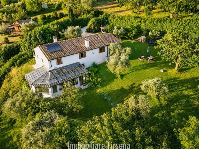 Rustico in vendita a Amelia, Umbria