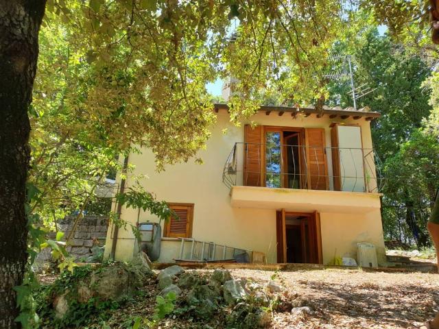 Rustico in vendita a Amelia, Umbria