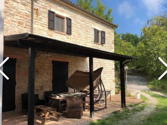 Rustico in vendita a Portonovo, Marche