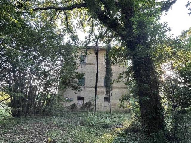 Rustico in vendita a Baraccola Sud, Ancona