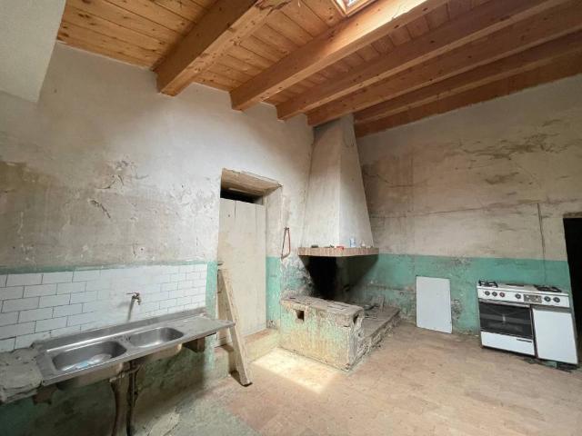 Rustico in vendita a Adriatico, Marche