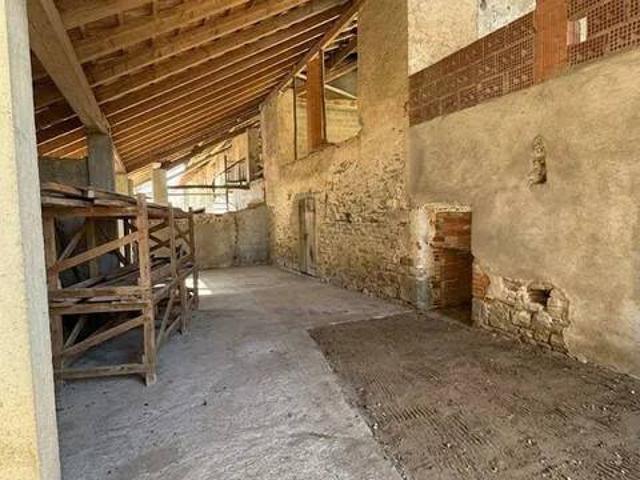 Rustico in vendita a Angera, Lombardia