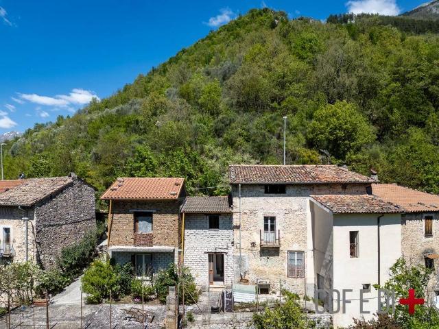 Rustico in vendita a Antrodoco, Lazio