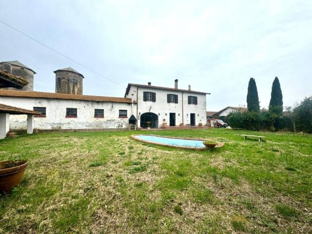 Rustico in vendita a Carano Garibaldi, Aprilia