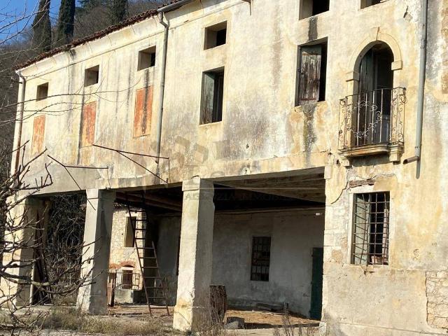 Rustico in vendita a Arcugnano, Veneto
