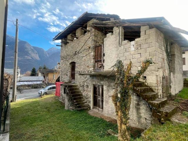 Rustico in vendita a Ardenno, Lombardia