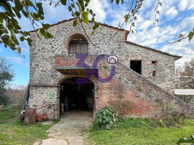 Rustico in vendita a Palazzo Del Pero, Toscana