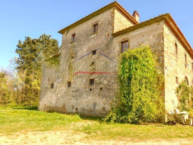 Rustico in vendita a Palazzo Del Pero, Toscana