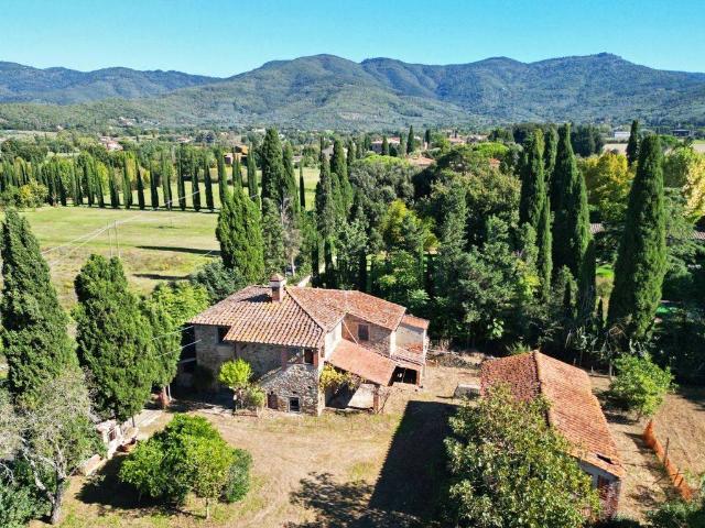 Rustico in vendita a Palazzo Del Pero, Toscana