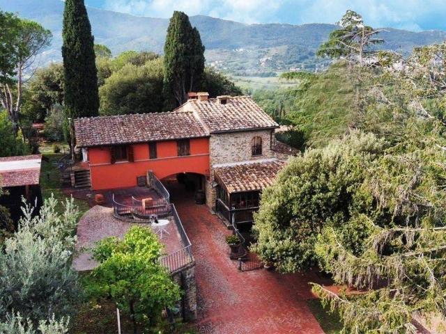 Rustico in vendita a Colle di Santa Maria, Palazzo Del Pero