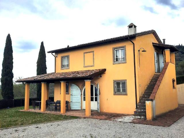 Rustico in vendita a Policiano, Palazzo Del Pero