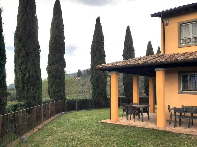 Rustico in vendita a Policiano, Palazzo Del Pero