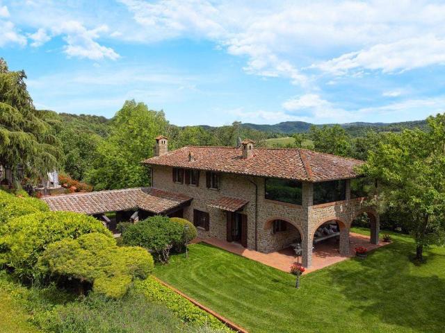 Rustico in vendita a Palazzo Del Pero, Toscana