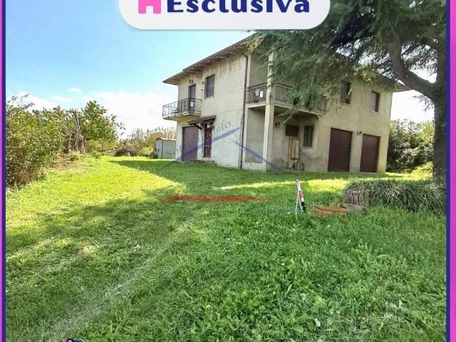 Rustico in vendita a Palazzo Del Pero, Toscana