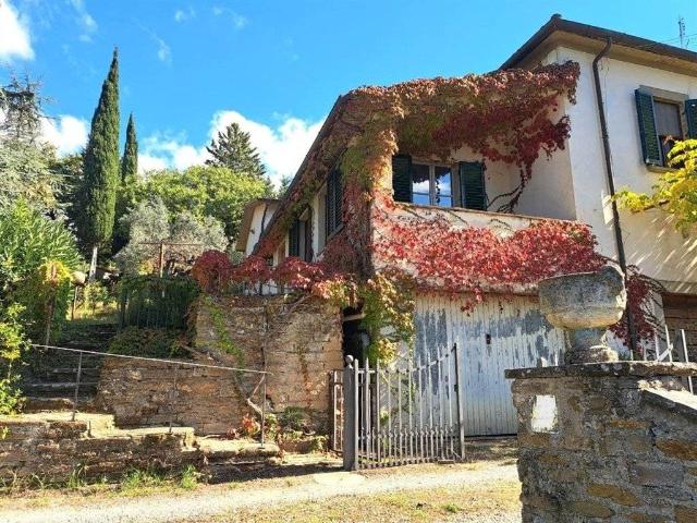 Rustico in vendita a Palazzo Del Pero, Toscana
