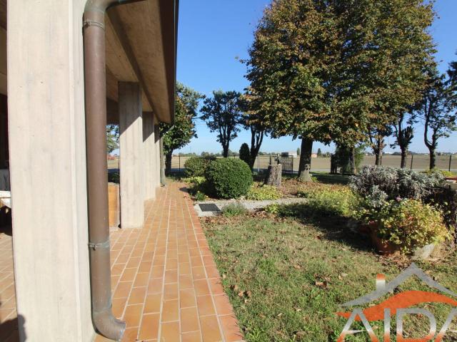 Villa Indipendente in vendita a Argenta, Reggio Emilia