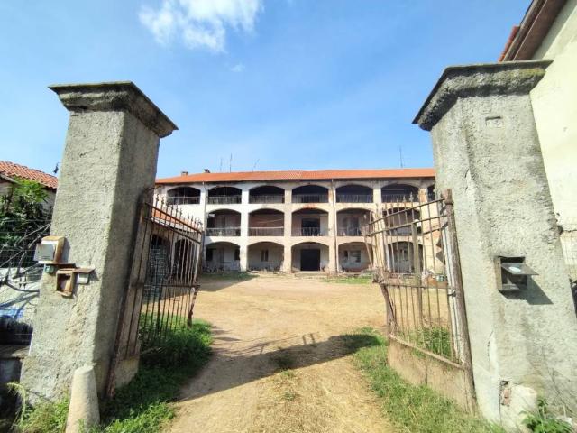 Rustico in vendita a Arluno, Lombardia