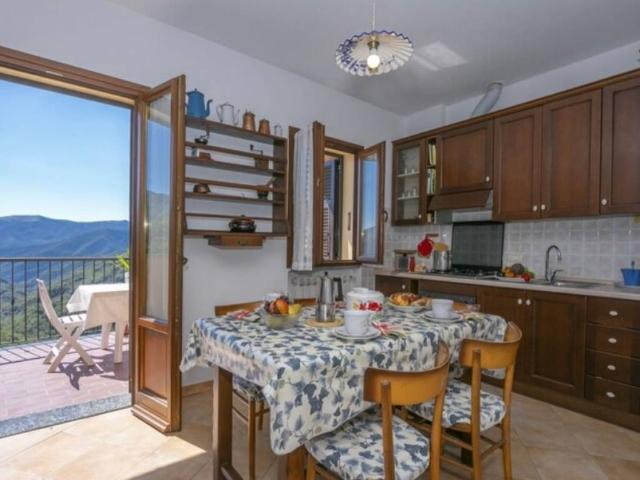 Rustico in vendita a Armo, Liguria