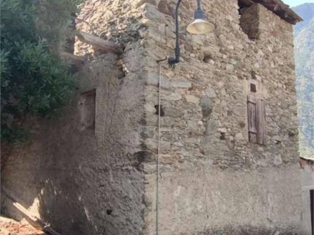 Rustico in vendita a Arnad, Aosta