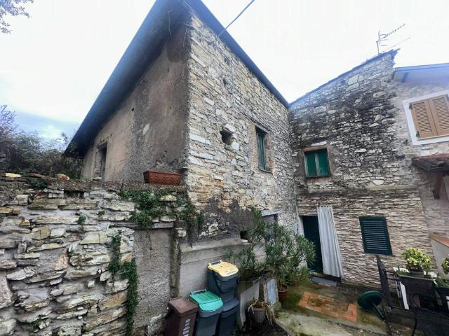Rustico in vendita a Terni, Umbria