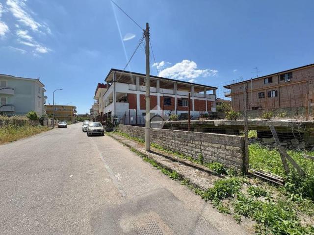 Rustico in vendita a Arzano, Campania