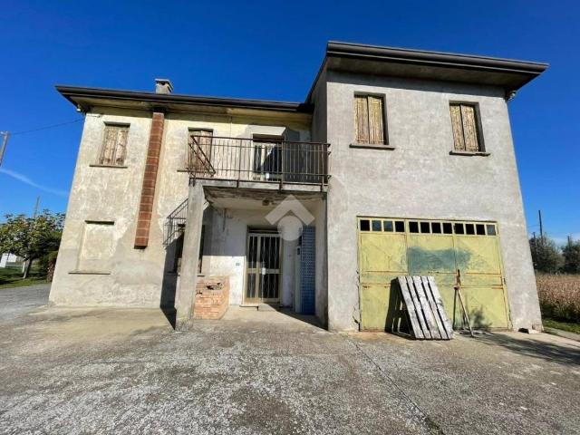 Rustico in vendita a Arzergrande, Veneto