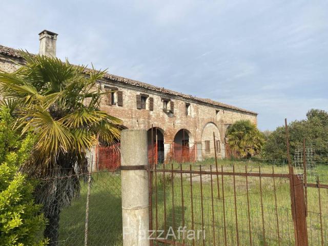 Rustico in vendita a Arzergrande, Veneto