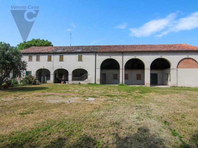 Rustico in vendita a Arzergrande, Veneto
