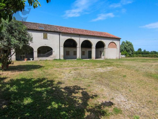 Rustico in vendita a Arzergrande, Veneto