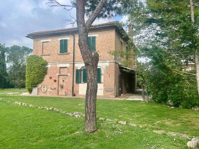 Rustico in vendita a Poggione di Mezzavia, Asciano