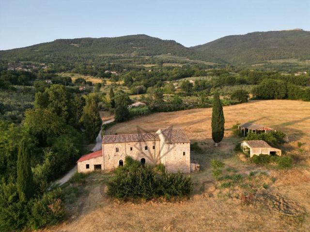 Rustico in vendita a Assisi, Umbria