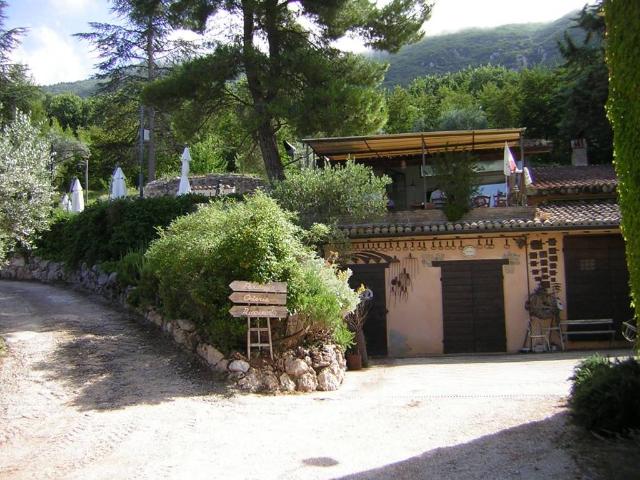 Rustico in vendita a Capodacqua, Assisi