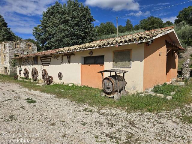Rustico in vendita a Porziano, Assisi