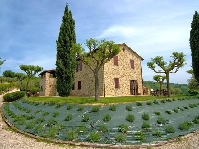 Rustico in vendita a Assisi, Umbria