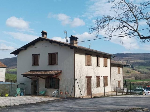 Rustico in vendita a Valfabbrica, Umbria