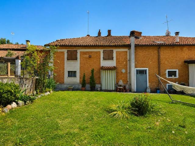 Rustico in vendita a Piemonte, Asti