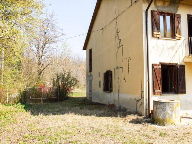Rustico in vendita a Serravalle, Piemonte