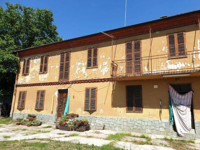 Rustico in vendita a Quarto Superiore, Piemonte
