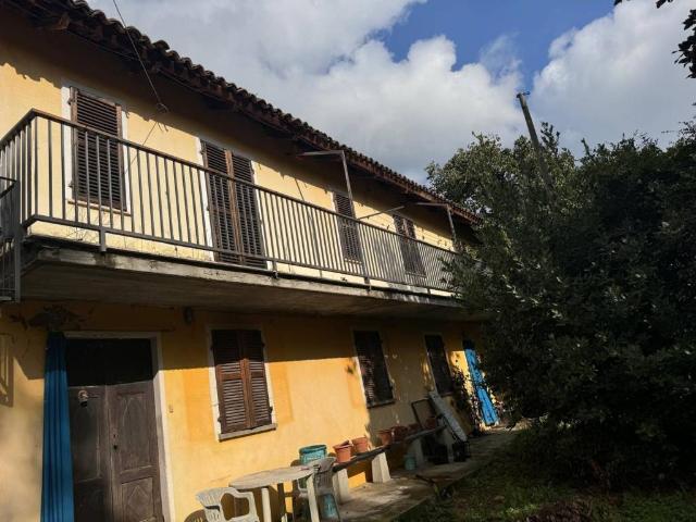 Rustico in vendita a Piemonte, Asti