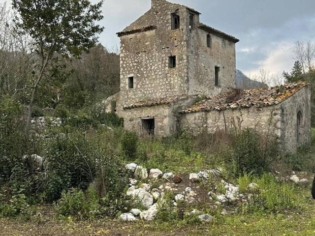 Rustico in vendita a Ausonia, Lazio
