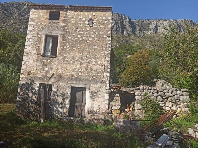 Rustico in vendita a Spigno Saturnia, Lazio