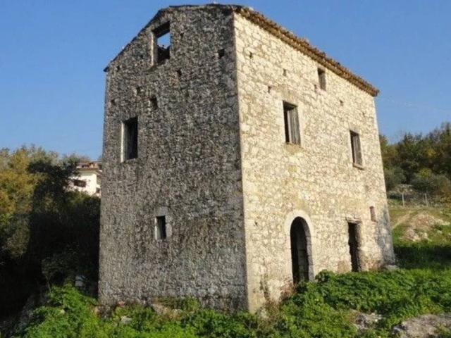 Rustico in vendita a Ausonia, Lazio