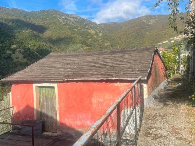 Rustico in vendita a Avegno, Testana