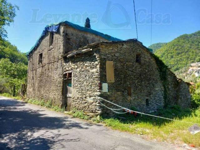 Rustico in vendita a Avegno
