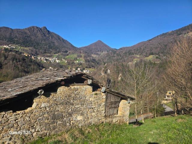 Rustico in vendita a Comunità Montana della Valle Brembana, Averara