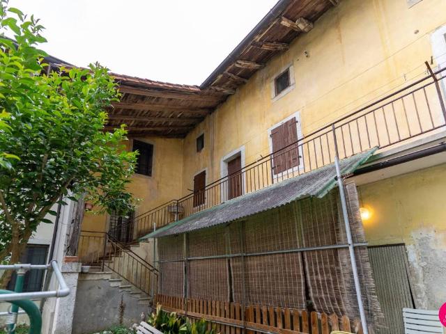 Rustico in vendita a Aviano, Friuli-Venezia Giulia