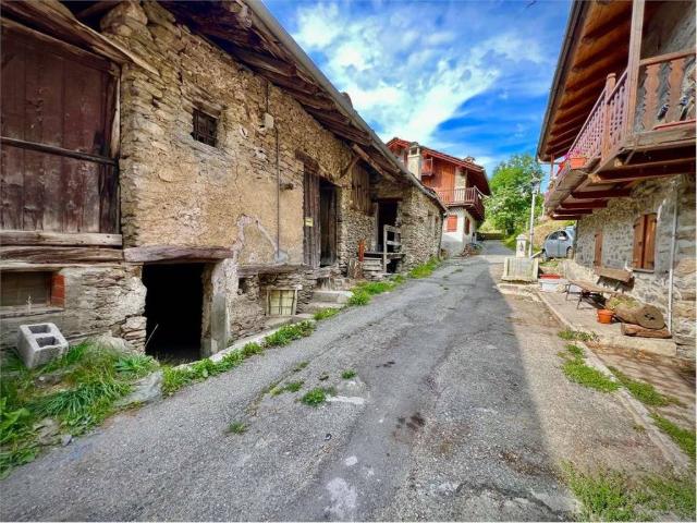 Villa Indipendente in vendita a Aymavilles, Aosta