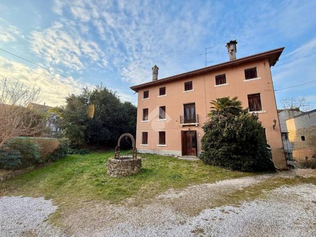 Rustico in vendita a Azzano Decimo, Friuli-Venezia Giulia