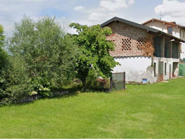 Rustico in vendita a Azzate, Lombardia