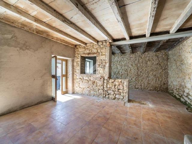 Rustico in vendita a Badia Calavena, Veneto